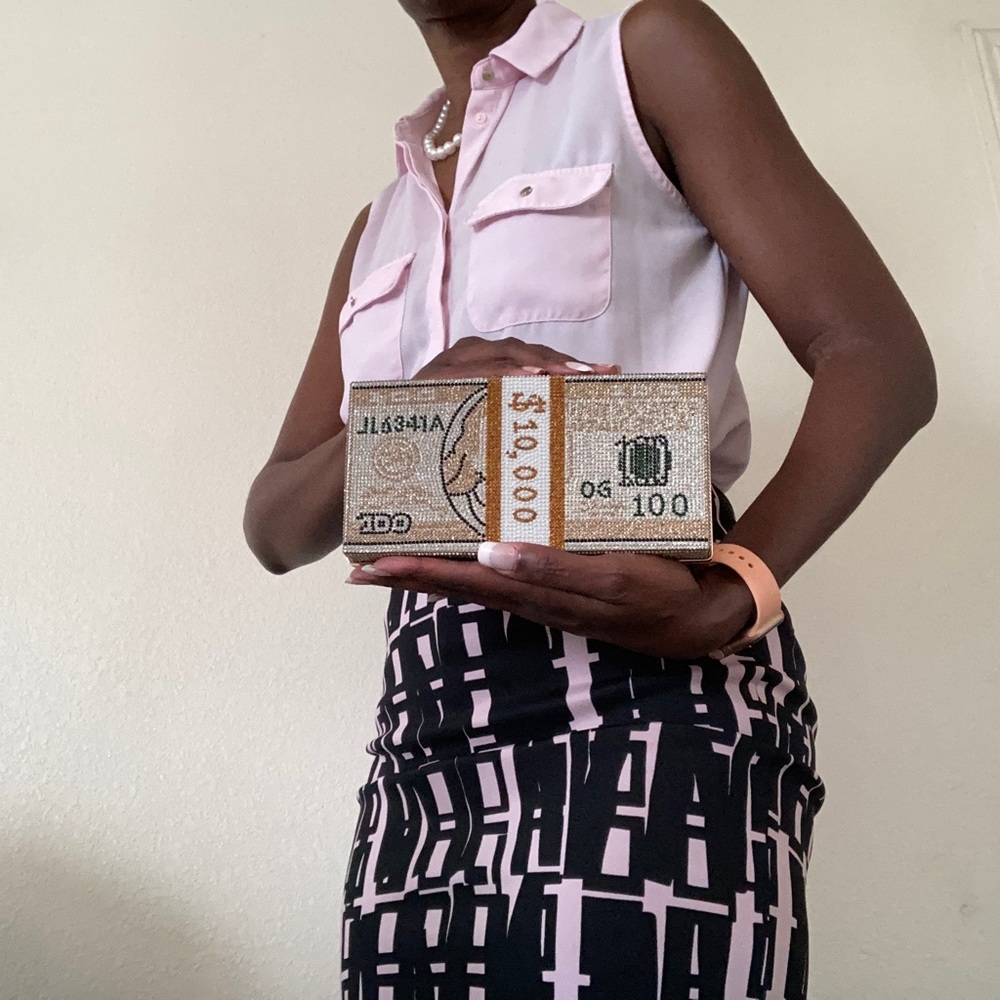 Gorgeous 10K Sparkling Purse